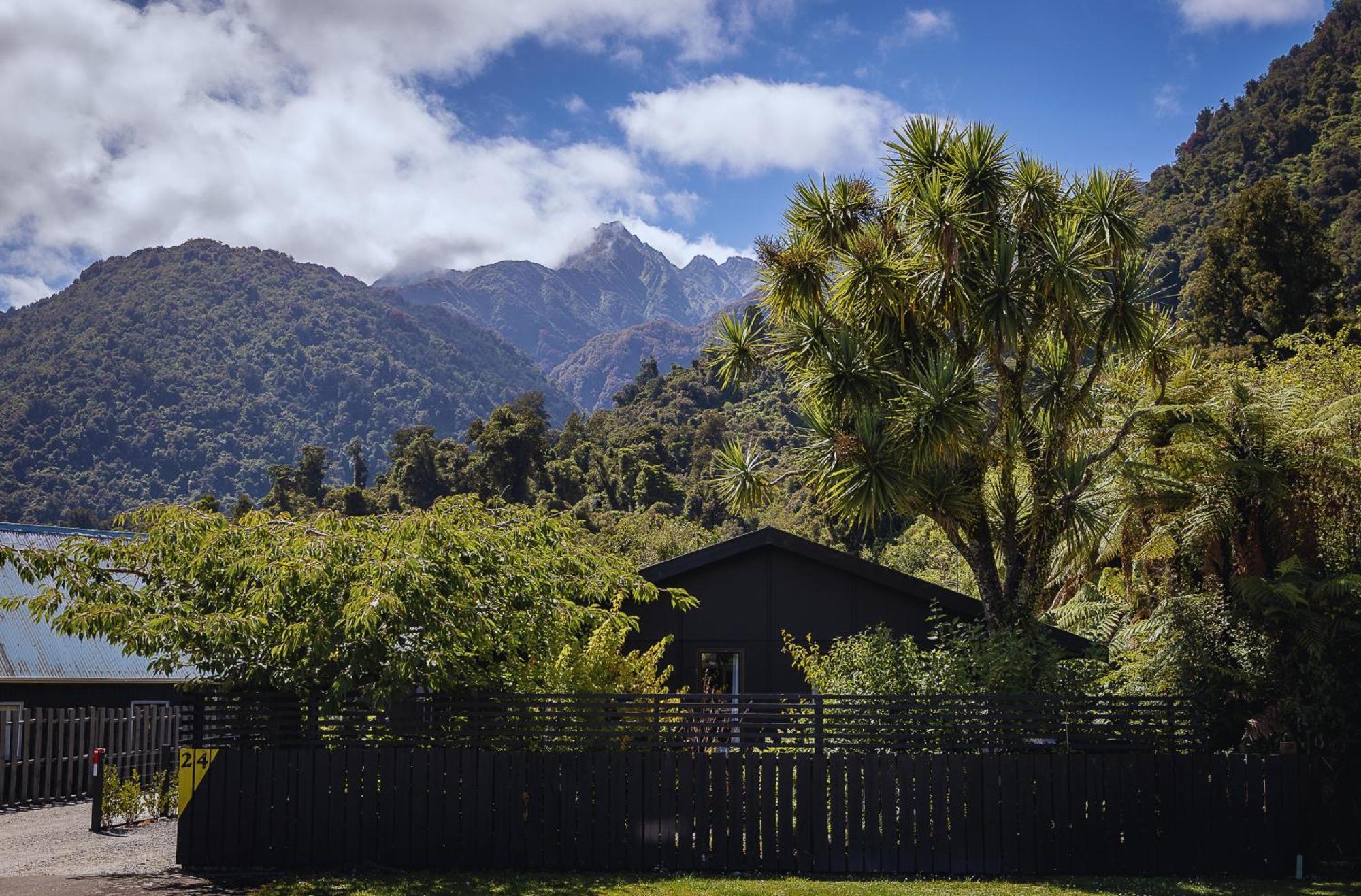 Two Four Cron Franz Josef Villa Eksteriør billede