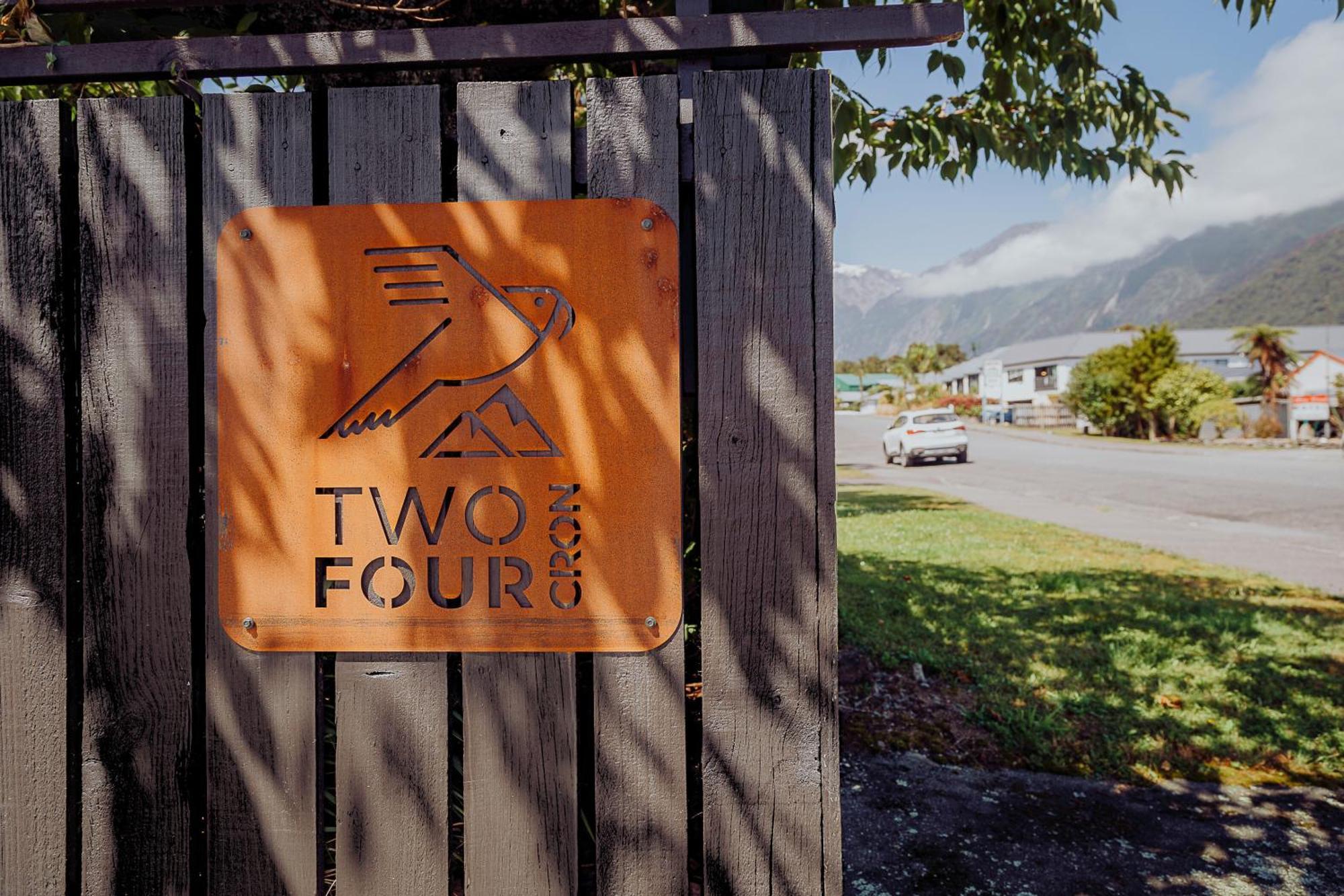 Two Four Cron Franz Josef Villa Eksteriør billede